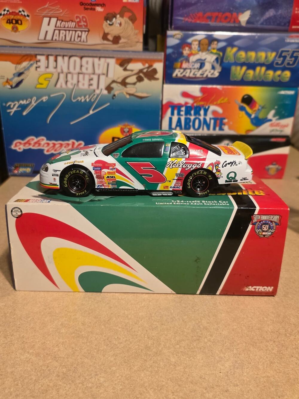 Terry Labonte #5 Kellogg's Corny 1998 Monte Carlo 1/24 Action Bank Nascar